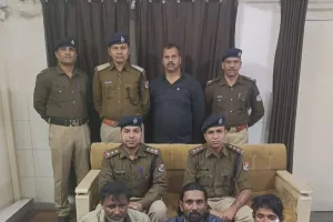 काशीपुर: पेंड्रोल क्लिप की खरीद फरोख्त करने पर कबाड़ी समेत तीन धरे