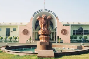 छत्तीसगढ़: बहस के दौरान मंत्री और विधायक आमने-सामने, अन्य विधायकों ने कराया शांत 