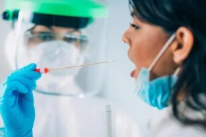 COVID-19: कोरोना का कहर बरकरार, उपचाराधीन मामलों की संख्या 4,000 से हुई अधिक, स्वास्थ्य मंत्रालय ने कही ये बात 