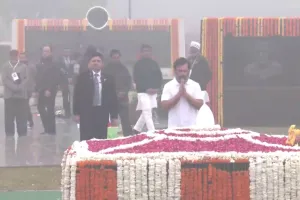 राहुल गांधी ने महात्मा गांधी, नेहरू, इंदिरा और अटल बिहारी वाजपेयी की समाधियों पर श्रद्धांजलि अर्पित की 