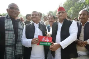 आखिरकार एक हुये चाचा-भतीजा, प्रसपा का सपा में विलय, शिवपाल ने किया ऐलान 