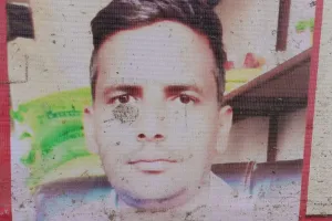 मेरठ : ट्रक की टक्कर से गन्ने से भरी भैंसा बुग्गी पलटी, किसान की दबकर मौत