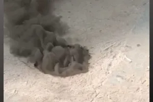 मेरठ: ड्रिलिंग करते समय विद्युत विभाग की टूटी अंडरग्राउंड बिजली लाइन, काम छोड़कर बिना बताए गए अवर अभियंता