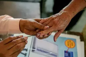 लोकसभा की एक, विधानसभा की 6 सीट पर उपचुनाव के लिए मतदान शुरू 