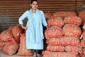 मुरादाबाद : पुरुष एकाधिकार के कारोबार में प्रियंका ने दिखाया दम, परिवार के लिए कुर्बान किए सपने