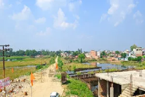 गोसाईगंज फोर लेन : 300 परिवारों के उजड़ने का खतरा टला