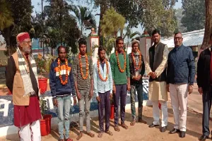 हरदोई : अटल जयंती पर 5 बंदियों को कराया आजाद