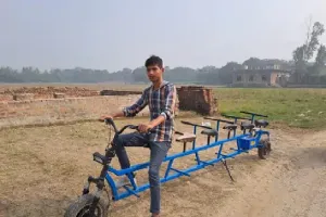 आजमगढ़ : ऑटो मोबाइल कंपनी को पछाड़ खुद बनाई छह सीटर इलेक्ट्रिक साइकल, आनंद महिद्रा ने की तारीफ