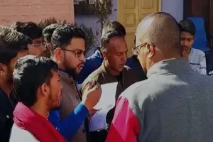 अल्मोड़ा: रानीधारा मार्ग का डामरीकरण ना होने पर फूटा गुस्सा 