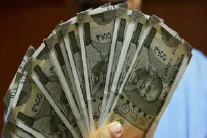 बांदा :  बीएसए ने कम छात्र व गंदगी पर रोका पूरे स्टाफ का वेतन-मानदेय