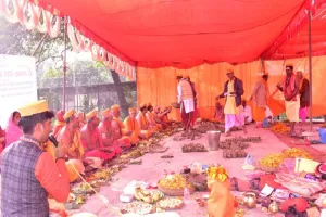 अयोध्या : ढाई लाख पार्थिव शिवलिंग की स्थापना कर किया अभिषेक