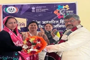 अयोध्या : समूह सखियां बोलीं - सहेंगे नहीं, कहेंगे