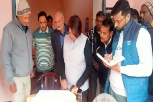 अयोध्या: साफ-सफाई न होने पर बिफरीं सीडीओ, अभिलेखों को भी परखा