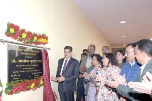 लखनऊ विश्वविद्यालय: 