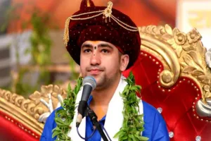 बागेश्वर धाम सरकार को मंत्री ने दिया चैलेंज, धीरेंद्र शास्त्री की चेतावनी- सनातन धर्म का विरोध करने वालों का होगा बहिष्कार