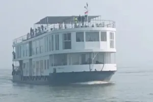 आज वाराणसी पहुंचेगा 'गंगा विलास' क्रूज, 13 जनवरी को पीएम करेंगे इस खास यात्रा का शुभारंभ  