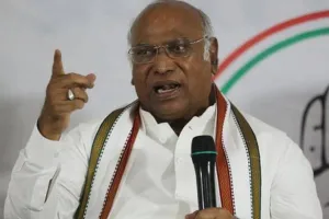 सर्जिकल स्ट्राइक वाले दिग्विजय के बयान पर कांग्रेस अध्यक्ष खड़गे बोले- हम हमारी सेना के साथ हैं