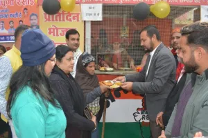 हरदोई: जरूरतमंदों का पेट भर रही मां अन्नपूर्णा रसोई, संचालन के 6 माह पूरे