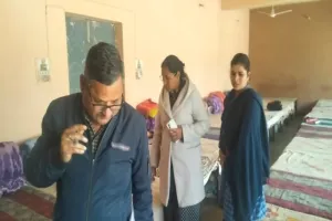 हरदोई: बीएसए ने कस्तूरबा गांधी बालिका विद्यालय का किया निरीक्षण