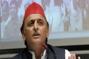 अलाया अपार्टमेंट हादसे पर बोले अखिलेश- पीड़ित परिवारों तक मदद पहुंचाए सरकार