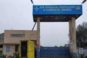 मुजफ्फरनगर में डिस्टिलरी पर IT की बड़ी Raid, परिसर बंद कर चल रही कार्रवाई 