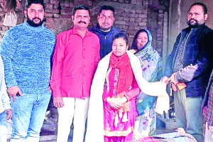 बाजपुर: MBBS में चयन होने पर जनजाति समाज की आरती सम्मानित 