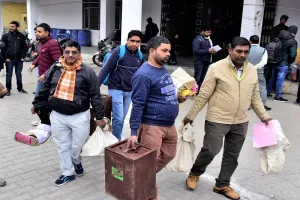 मुरादाबाद मंडल के 1,13,947 मतदाता चुनेंगे स्नातक विधान परिषद सदस्य, बूथों पर पहुंची पोलिंग पार्टियां