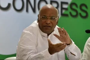 भाजपा की 'धोखा दो' वाली नीति कश्मीरी पंडितों की पीड़ा के लिए जिम्मेदार: खरगे 