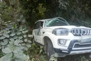 हल्द्वानी: दुग्ध संघ अध्यक्ष की कार हादसे का शिकार, आधा दर्जन घायल