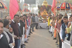 अयोध्या : धूमधाम से निकली श्रीश्याम निशान यात्रा