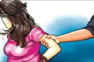 बरेली: त्रिवेणी एक्सप्रेस में पुलिसकर्मी ने नाबालिग छात्रा को छेड़ा, गिरफ्तार