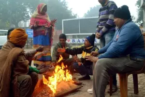 कश्मीर के ऊंचाई वाले इलाकों में बर्फबारी, अगले तीन दिन बारिश होने की भी संभावना