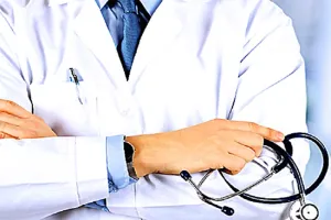 लखनऊ : एक बार फिर फर्जी डॉक्टरों पर कार्रवाई की तैयारी