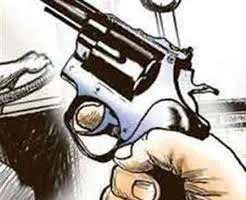 हल्द्वानी: पिस्टल लेकर घुसे बदमाश, रेस्टोरेंट में की तोड़फोड़ 