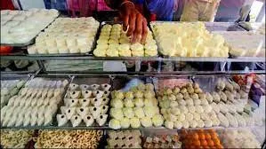 रुद्रपुर: मिलावटी मिठाई बनाने का कारखाना पकड़ा, दो हिरासत में 