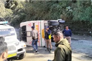 गरमपानीः भवाली-अल्मोड़ा नेशनल हाईवे पर भीषण सड़क हादसा, एक महिला की मौत, 9 घायल 