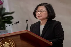 चीन के साथ युद्ध 'कोई विकल्प नहीं' : साई इंग वेन 