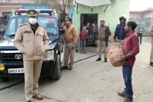 अमरोहा : जिला बदर अपराधियों के खिलाफ पुलिस ने कराई मुनादी