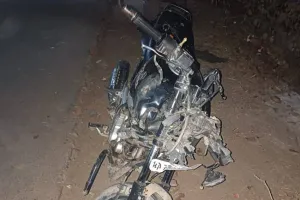 बांदा: टैंकर की टक्कर से बाइक सवार दो युवकों की मौत 