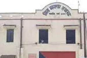 लखनऊ जिला कारागार में बंदियों ने की बंदीरक्षक से मारपीट, घायल 