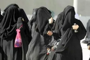 मुरादाबाद में ड्रेस कोड का विरोध, बुर्के में हिंदू कॉलेज पहुंचीं छात्राओं को गेट पर रोका