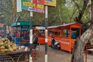 पुरानी दुकानों पर सजी महफिल, कियोस्क बने दिखावा, CM Yogi Adityanath ने संजय वन में किया था लोकार्पण