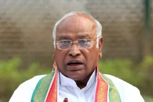 हम सैनिकों के अदम्य साहस, निःस्वार्थ बलिदान के लिए हमेशा उनके ऋणी रहेंगे: मल्लिकार्जुन खरगे 