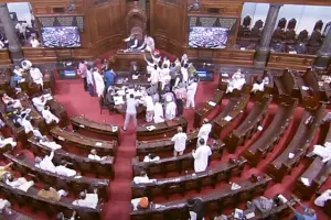 आर्थिक समीक्षा पेश किये जाने के बाद लोकसभा की कार्यवाही दिनभर के लिये स्थगित 