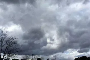 Winter In UP : तीन दिन बाद बन रहे बारिश के आसार, पश्चिमी विक्षोभ होने से गलन घटने का अनुमान