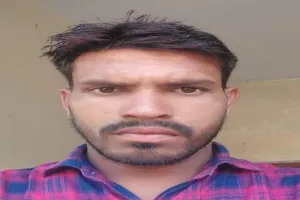 बाराबंकी: ज्वालामुखी मंदिर के पेड़ से लटकता मिला युवक का शव, जांच में जुटी पुलिस