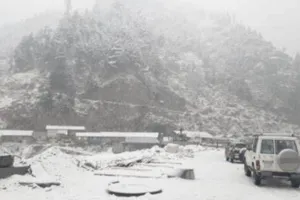 Uttarakhand Weather: बदरीनाथ, केदारनाथ, हेमकुंड सहित ऊंची पहाड़ी वाली जगहों पर बढ़ी ठिठुरन 