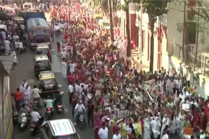 सम्मेद शिखर तीर्थ को पर्यटन स्थल घोषित करने पर जमकर विरोध प्रदर्शन, सड़कों पर उतरे जैन समाज के लोग