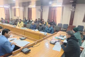 जौनपुर: समीक्षा बैठक में जिलाधिकारी ने वसूली में वृद्धि लाने के दिए निर्देश 