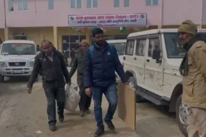 बरेली: एमएलसी चुनाव के लिए पोलिंग पार्टियां रवाना, 36 मतदान केंद्रों पर 24 हजार से ज्यादा वोटर करेंगे मतदान
